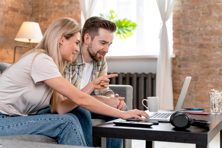 couple-home-having-videocall-with-family